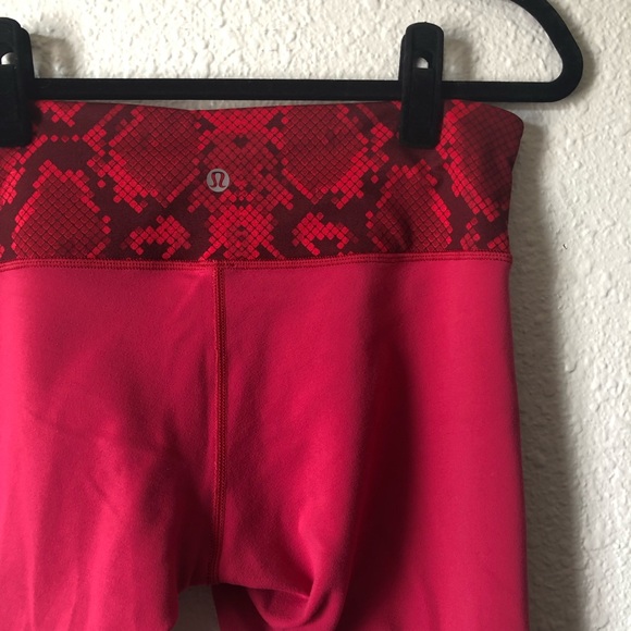 Lululemon Wunder Under TALL - Picture 2 of 10